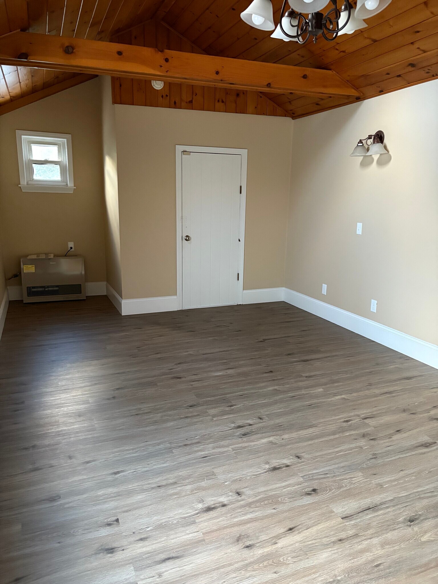 Building Photo - 261 Shaker Rd