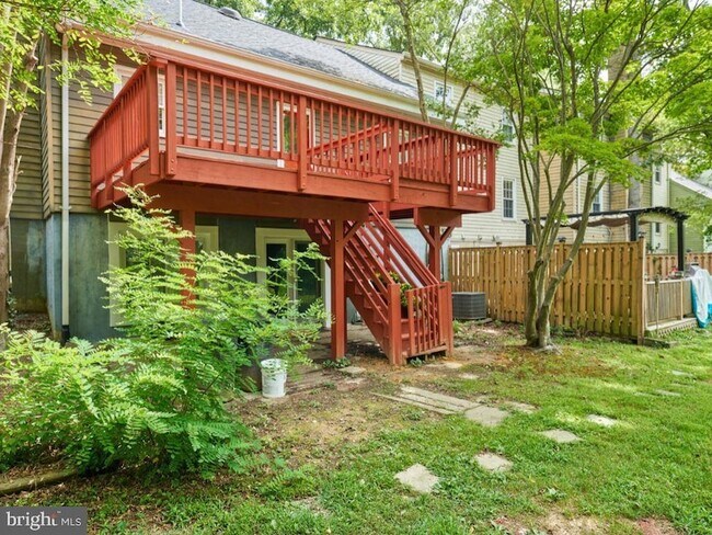 Building Photo - 9900 Kingsbridge Dr