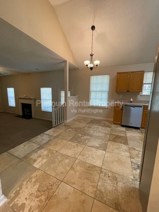 Building Photo - 1740 Spring Hill Cove