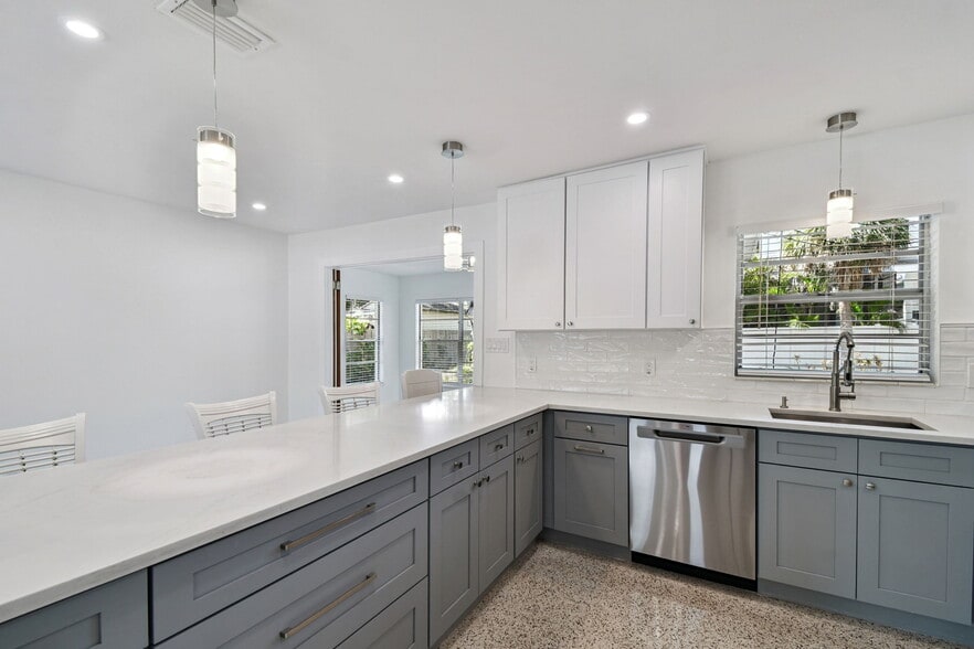 Kitchen - 3623 S Lightner Dr