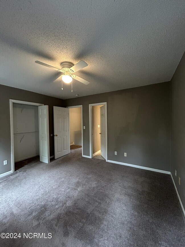 Building Photo - 3827 Sterling Pointe Dr