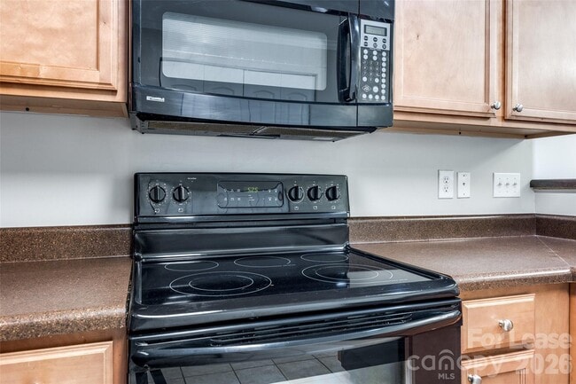 Building Photo - 410 Danielle Way