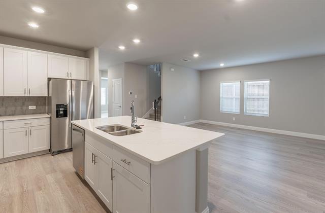 Building Photo - 909 Elijah Ln