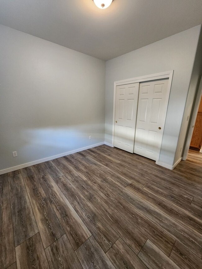 Building Photo - Gorgeous 4 Bed, 2 Bath Home with Large Garage and Fenced Backyard