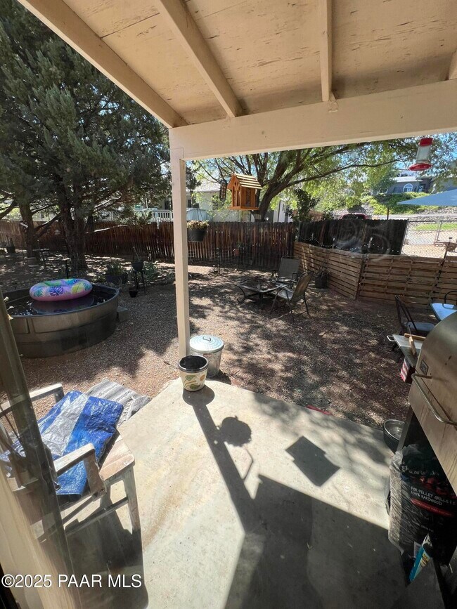 Building Photo - 9631 E Lakeshore Dr