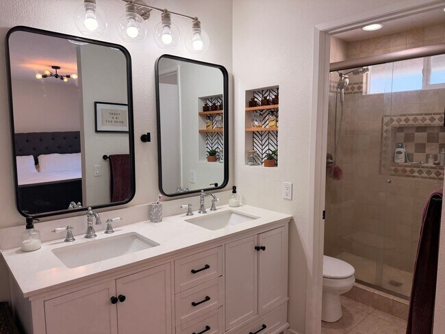 Building Photo - Nicely updated -one story home in Camarilo's desirable Mission Oaks Neighborhood