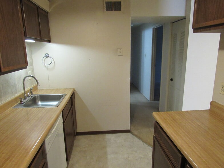 Building Photo - 27614 Evergreen Run