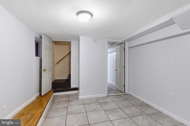 Building Photo - 5147 Hazel Ave