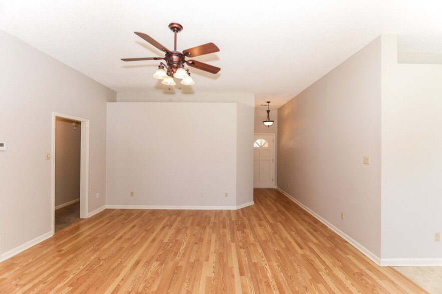 Building Photo - 6664 Laurel Valley Dr