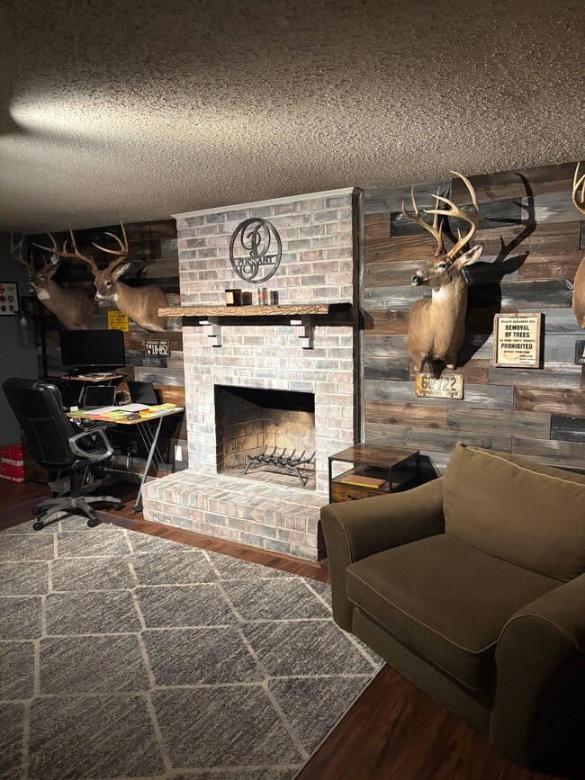 Building Photo - Queens Lace