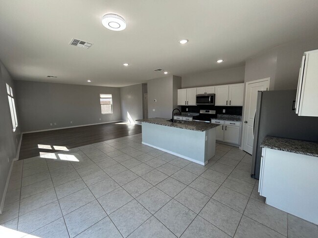 Building Photo - 19233 W Elm St