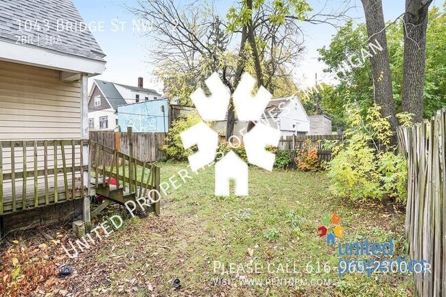 Building Photo - Available Now | Upper 2 Bedroom 1 Bath Apa...