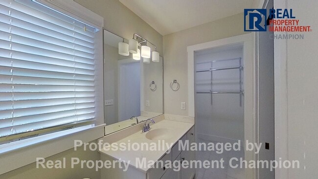 Building Photo - Updated 3 BD/2BA Home w/Spacious Rooms and Large Yard