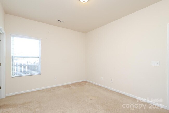 Building Photo - 1516 Sunflower Field Pl