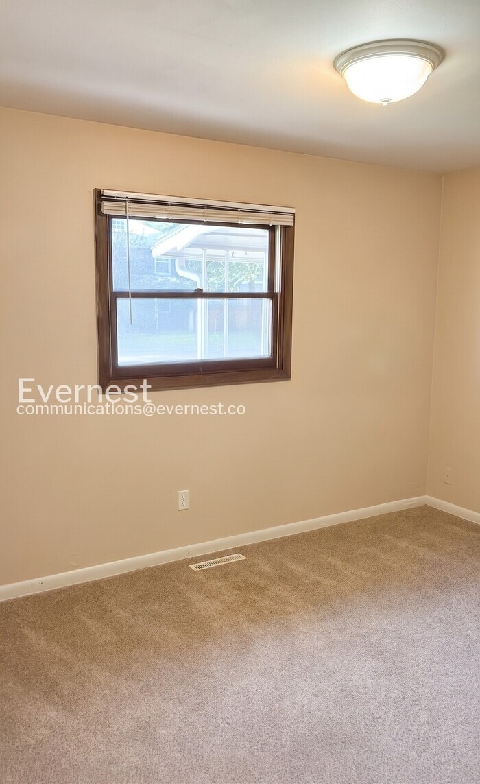 Building Photo - 1116 Juniper Ct