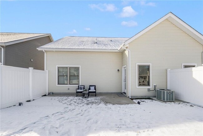 Building Photo - 46 W Valley Cir