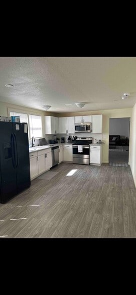 Building Photo - 220 S Taylor St