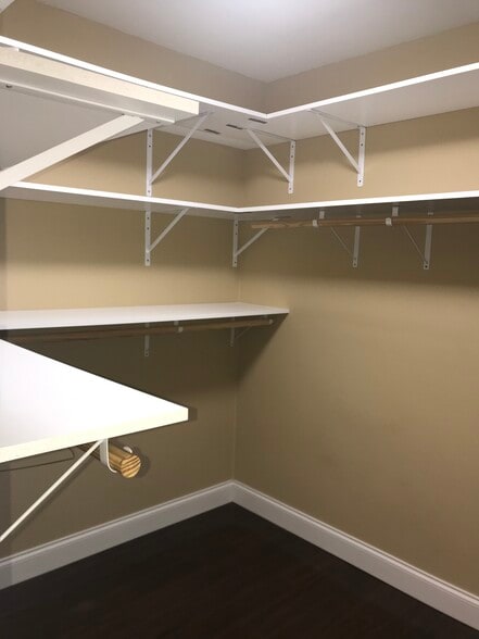 Master walk in closet - 225 Deer Creek Blvd