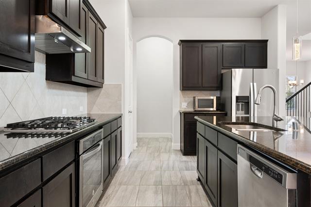 Building Photo - 17570 Sequoia Dr