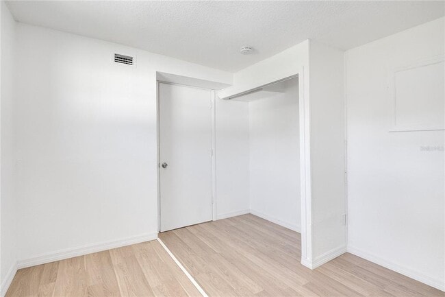 Building Photo - 813 Agnes Dr