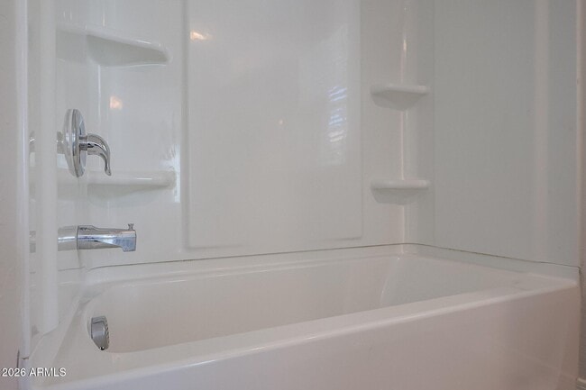 Building Photo - 5458 W Fulton St