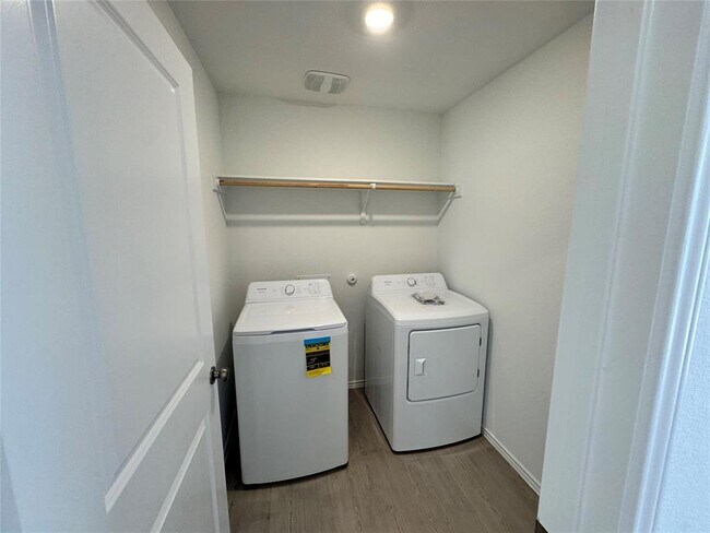 Building Photo - 2322 Dust Devil Dr