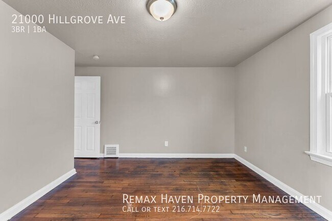 Building Photo - 21000 Hillgrove, Maple Hts - Gorgeous 3 be...