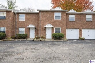 Building Photo - 113 College Street Rd