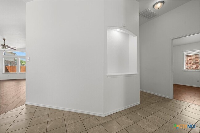 Building Photo - 6709 Mustang Creek Rd