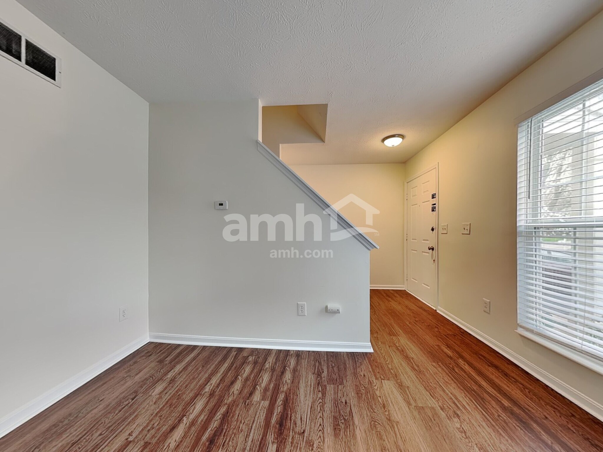 Building Photo - 6645 Water Lily Ln