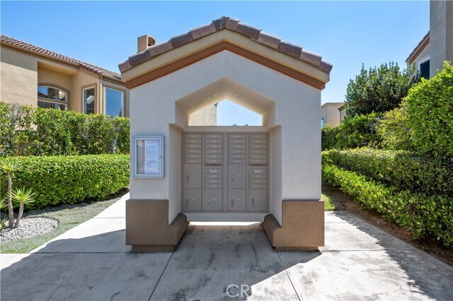 Building Photo - 21015 Tomlee Ave