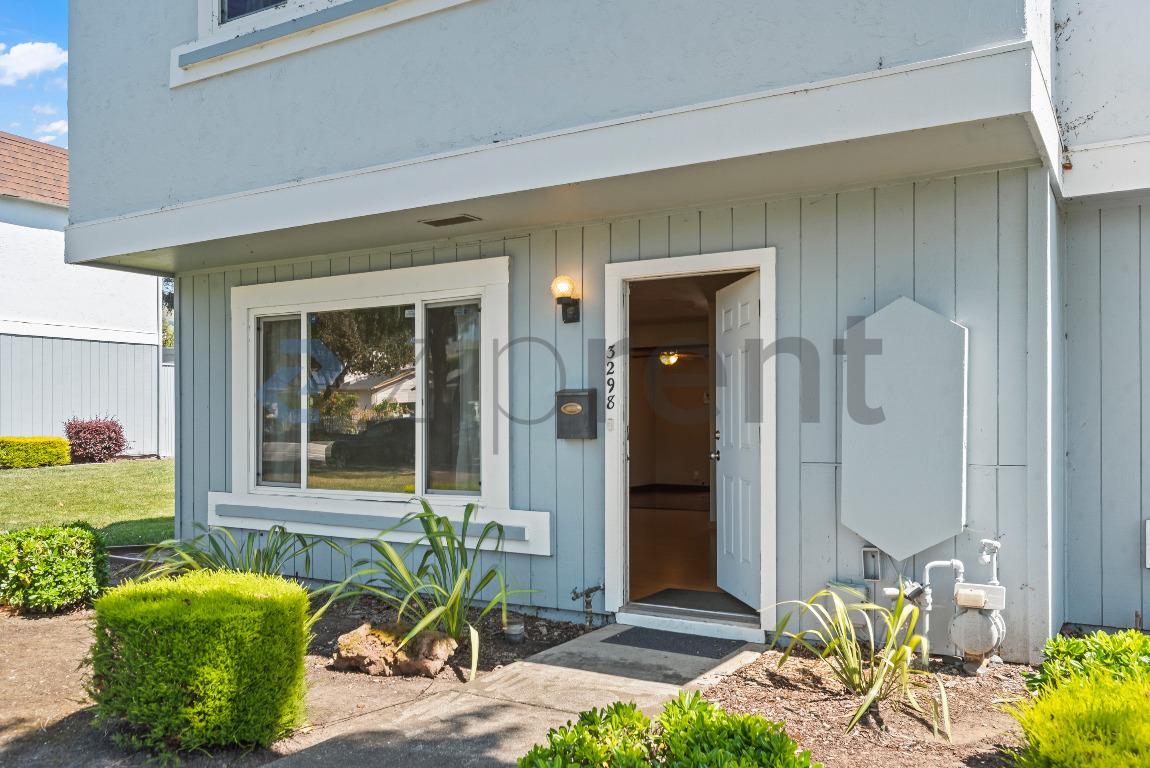 Building Photo - 3298 Cropley Ave