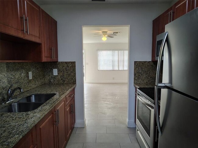 Building Photo - 3731 NW 78th Ln