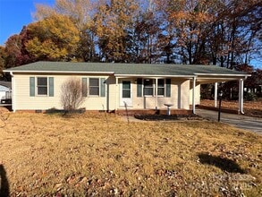 Building Photo - 215 Liberty St