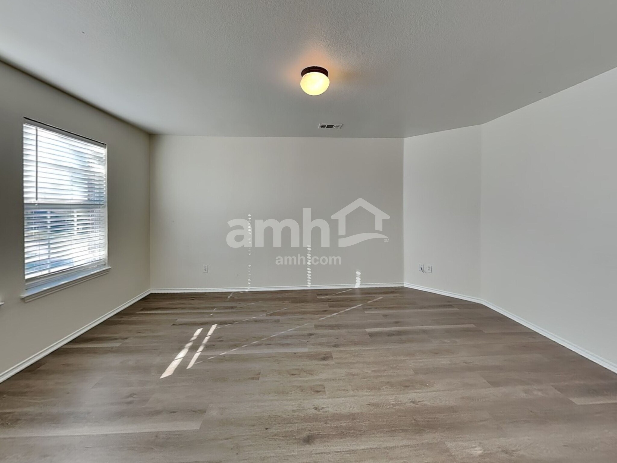 Building Photo - 306 Azalea Dr