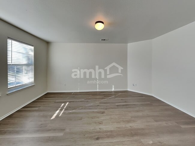 Building Photo - 306 Azalea Dr