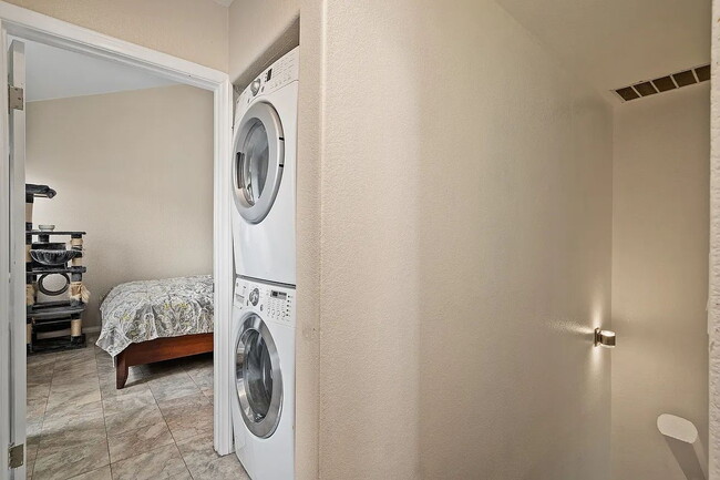 Building Photo - "Charming 1-Bed Oasis with Full Bath in Prime San Diego Location – 3635 Third Avenue"
