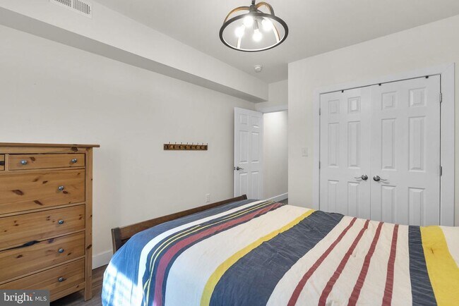 Building Photo - 17601 Crystal Spring Terrace