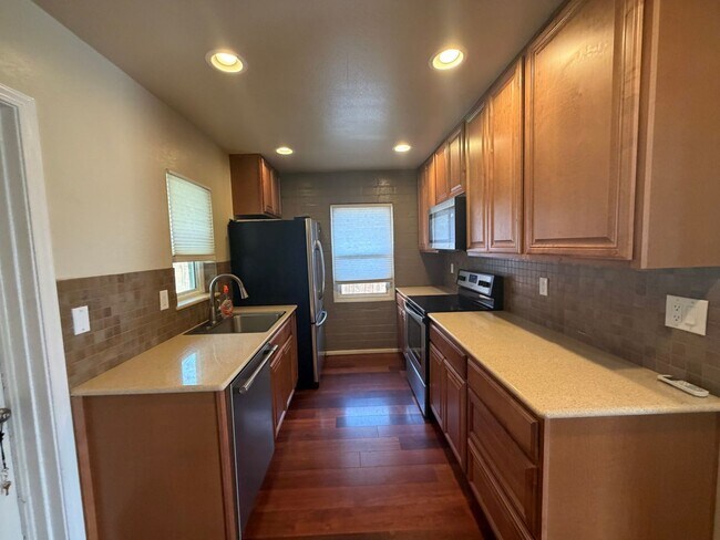 Building Photo - 1333 Terrace Dr