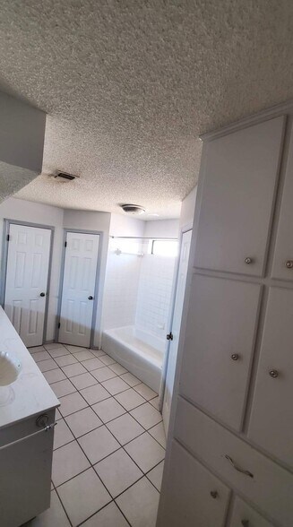 Building Photo - 4610 Neely Ave