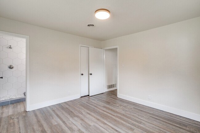 Building Photo - 3812 Linkwood Dr