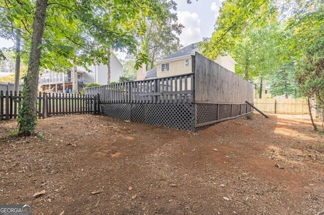 Building Photo - 736 Singley Dr