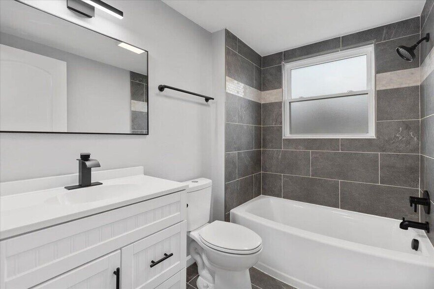 Building Photo - 1901 Walker Ave