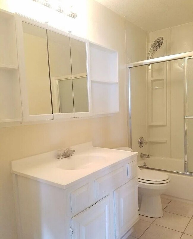 Building Photo - Desired NE Tacoma Community