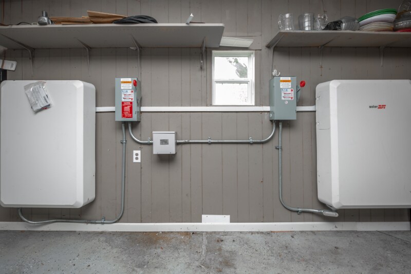 Building Photo - 3819 W Warwick Dr