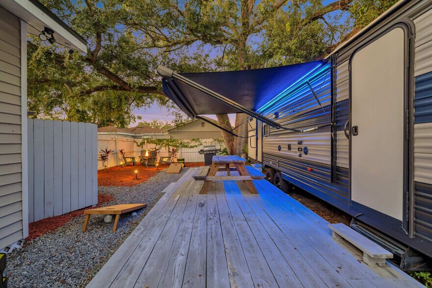 Building Photo - 1905 W St Louis St