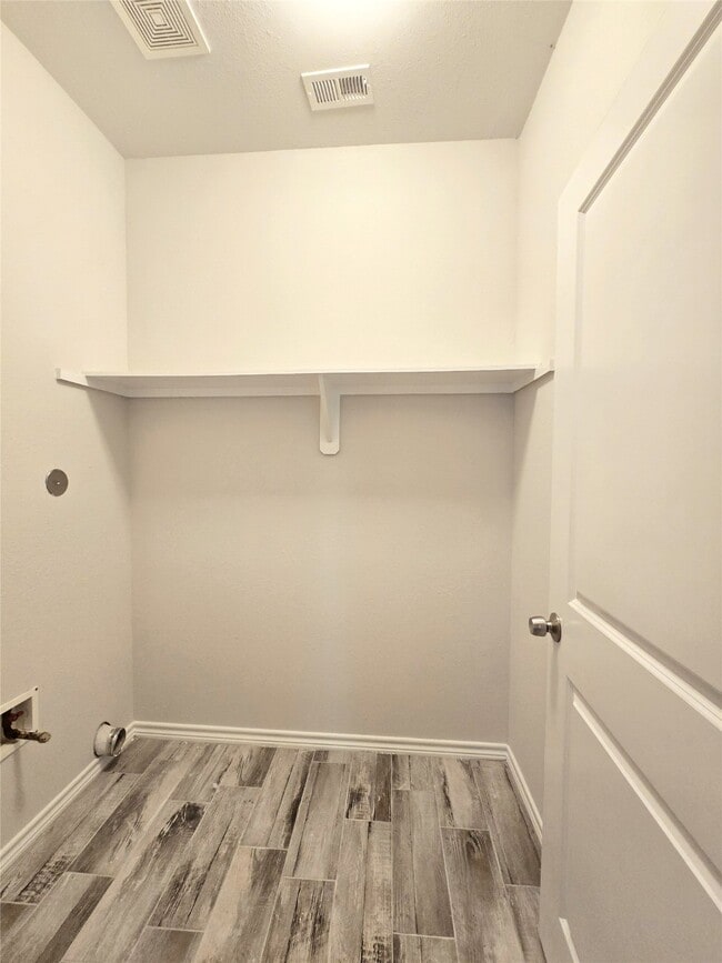 Building Photo - 4410 Larkspur St