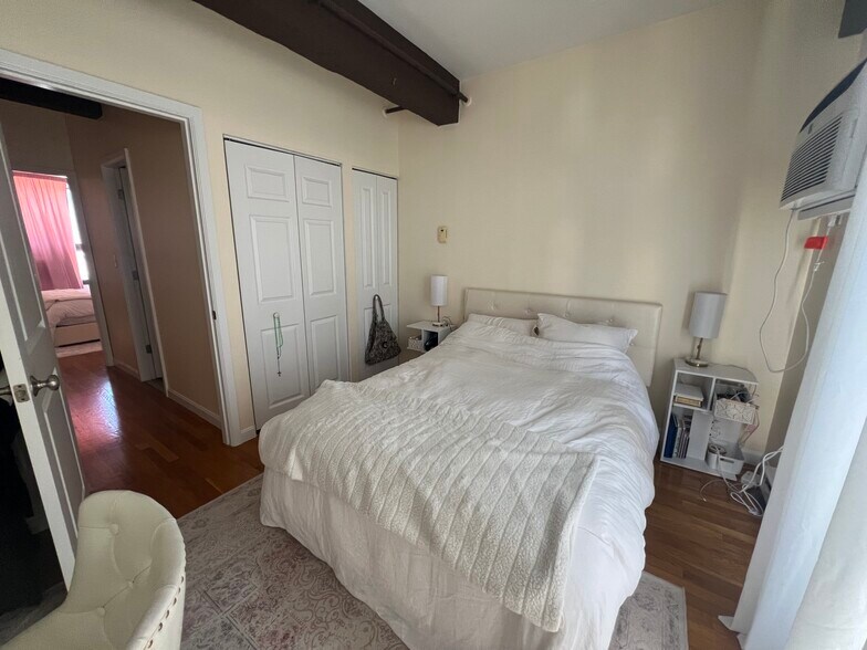 Building Photo - 12 Stoneholm St