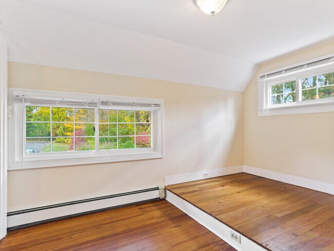 Building Photo - 107 Black Rock Tpke