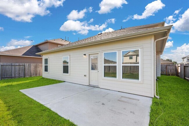 Building Photo - 4803 S Richwood Dr